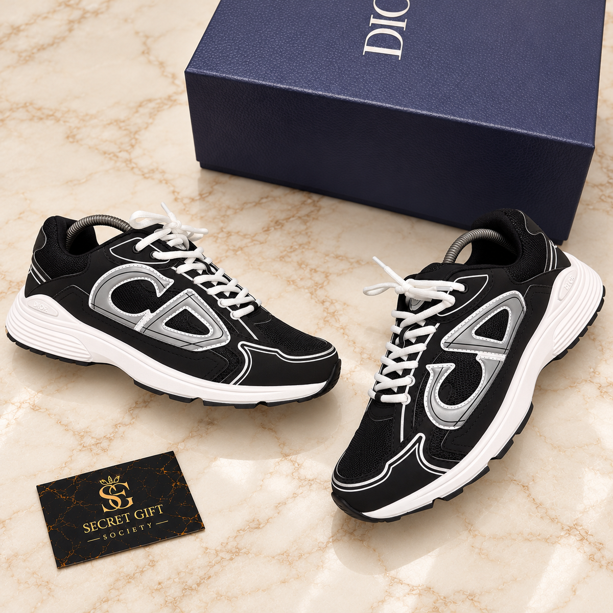 B30 TRAINER - BLACK / WHITE — Secret Gift Society