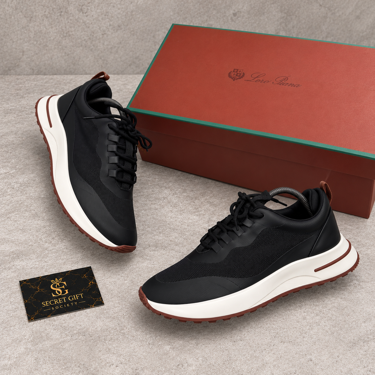 (PRE ORDER) LORO RUNNER TRAINER - BLACK / WHITE — Secret Gift Society